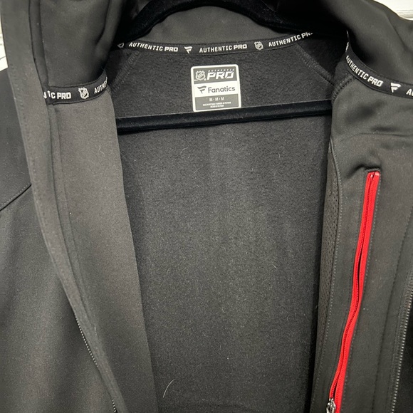 EUC Chicago Blackhawks NHL Starter Jacket - Fanatics Athletic Pro - Medium - Picture 3 of 5